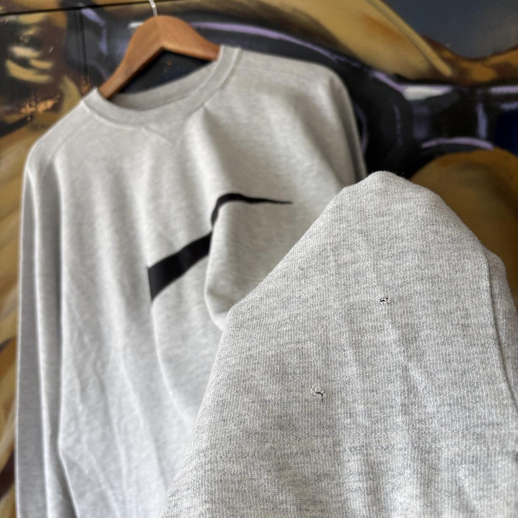 Vintage Nike Sweatshirt Mens XL Grey Big Centre Solo Swoosh Patch Baggy Pullover Jumper Top 90s Y2K 00s