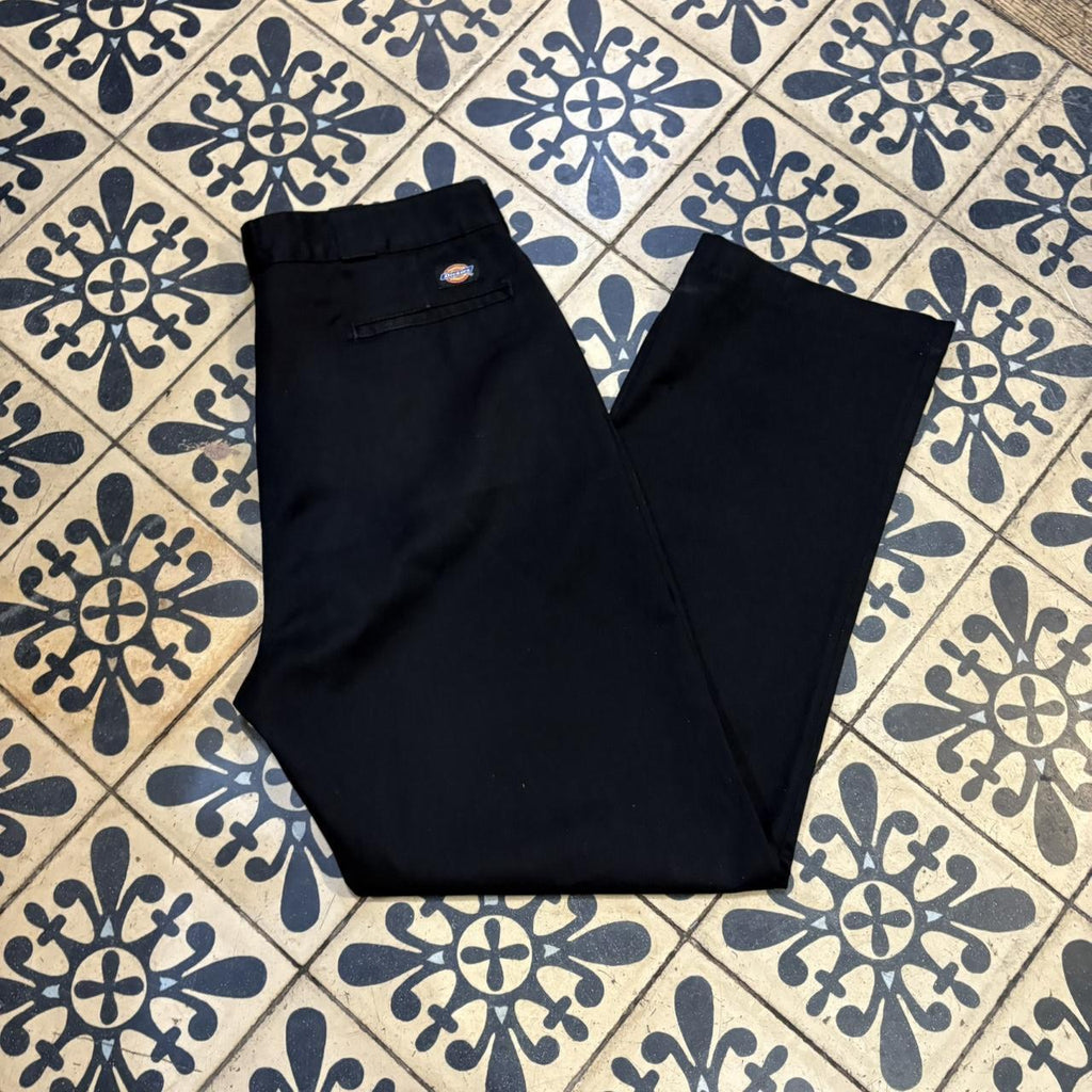 BR1011DG-F - Vintage retro essential Black Dickies Black Straight Leg Trousers pants casual workwear #skater #utility #workwear #straightleg #dickies