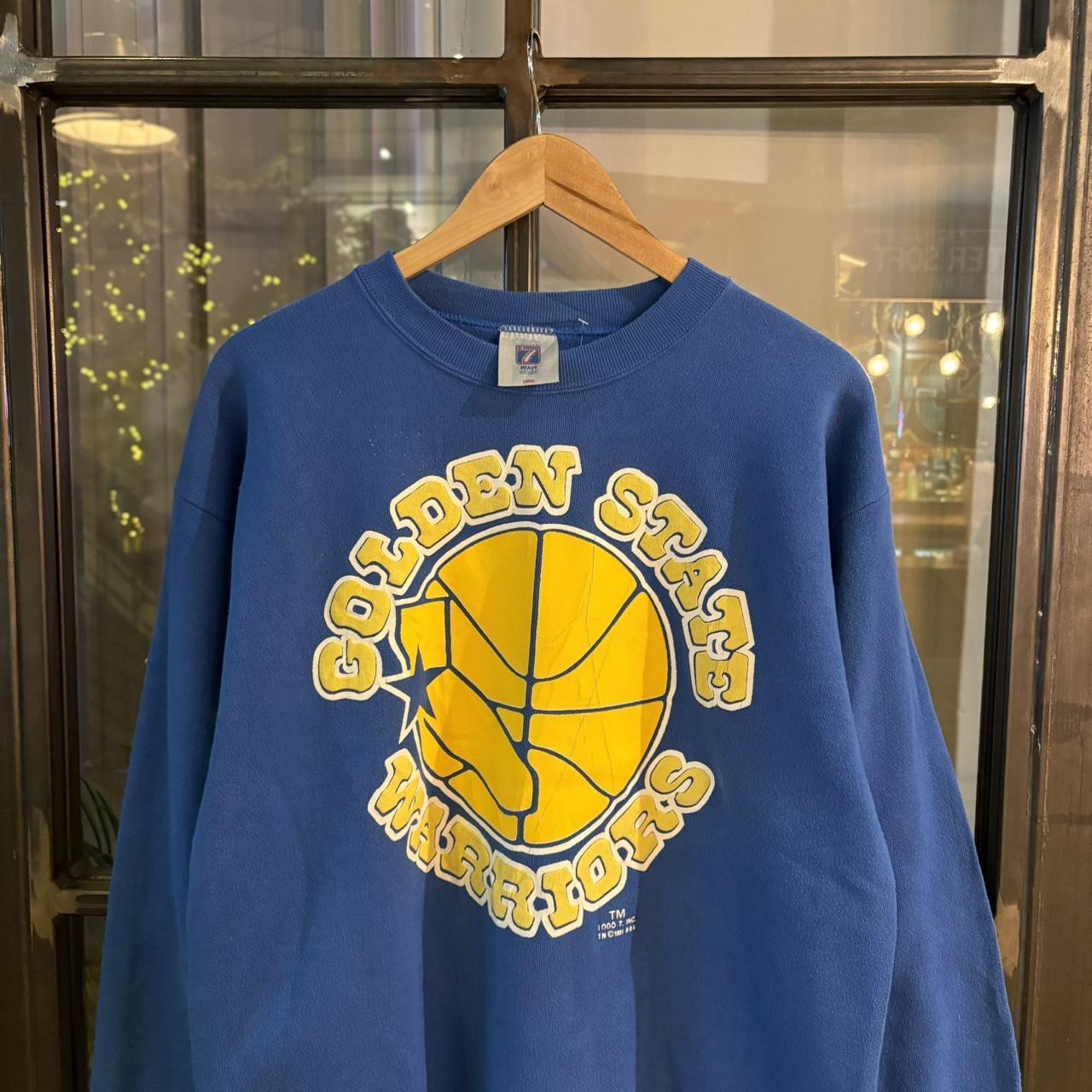 0125C11 - Vintage Retro Essential NBA Logo 7 Golden State Warriors Crewneck Jumper Sweatshirt with big spellout print logo #90s #basketball #nba #warriors #goldenstatewarriors