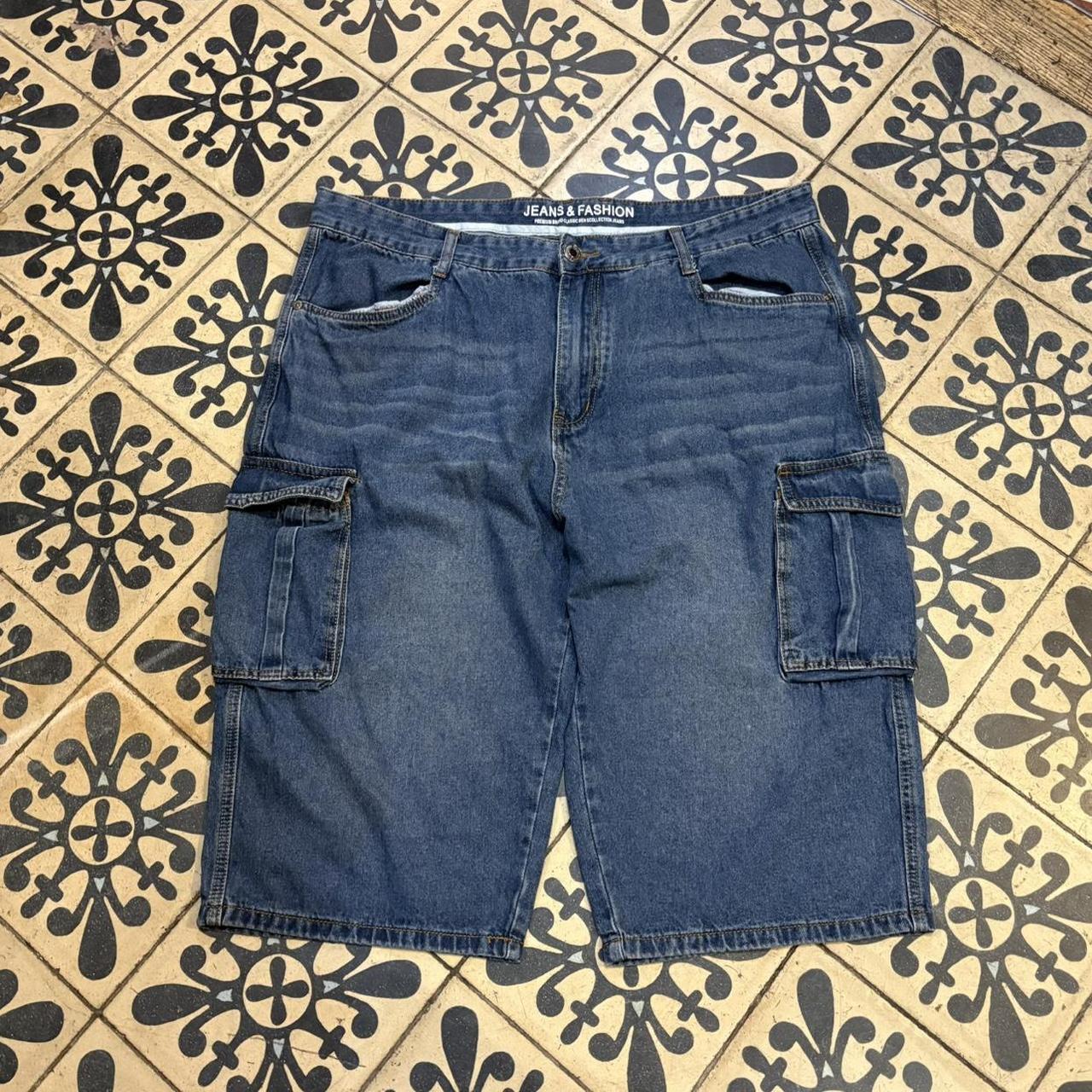 MA0503P-P - American Vintage Retro Essential Jeans & Fashion Blue Wash Denim Shorts Jorts with detailed patch Logo hip hop baggy wide leg 90s 00s y2k grunge streetwear style workwear #hiphop #90s #jorts #skater