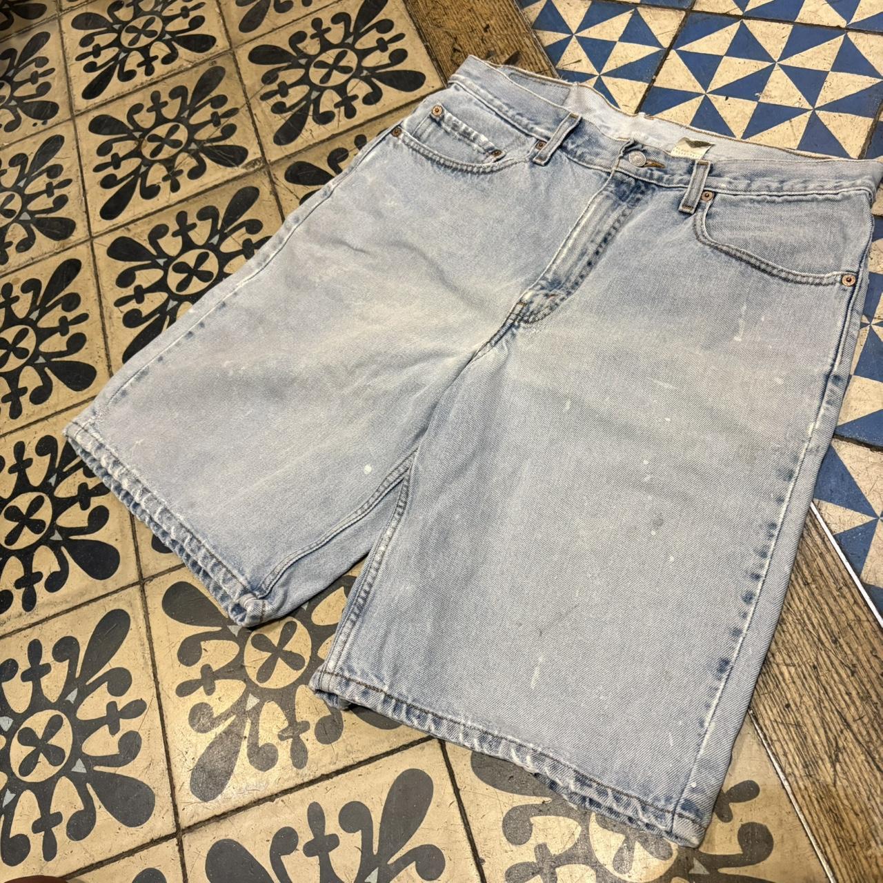 JRT106 - Vintage Retro Essential Levi's 550 Light Blue Wash Denim Shorts Jorts with detailed patch Logo carpenter workwear #hiphop #90s #jorts #skater #levis