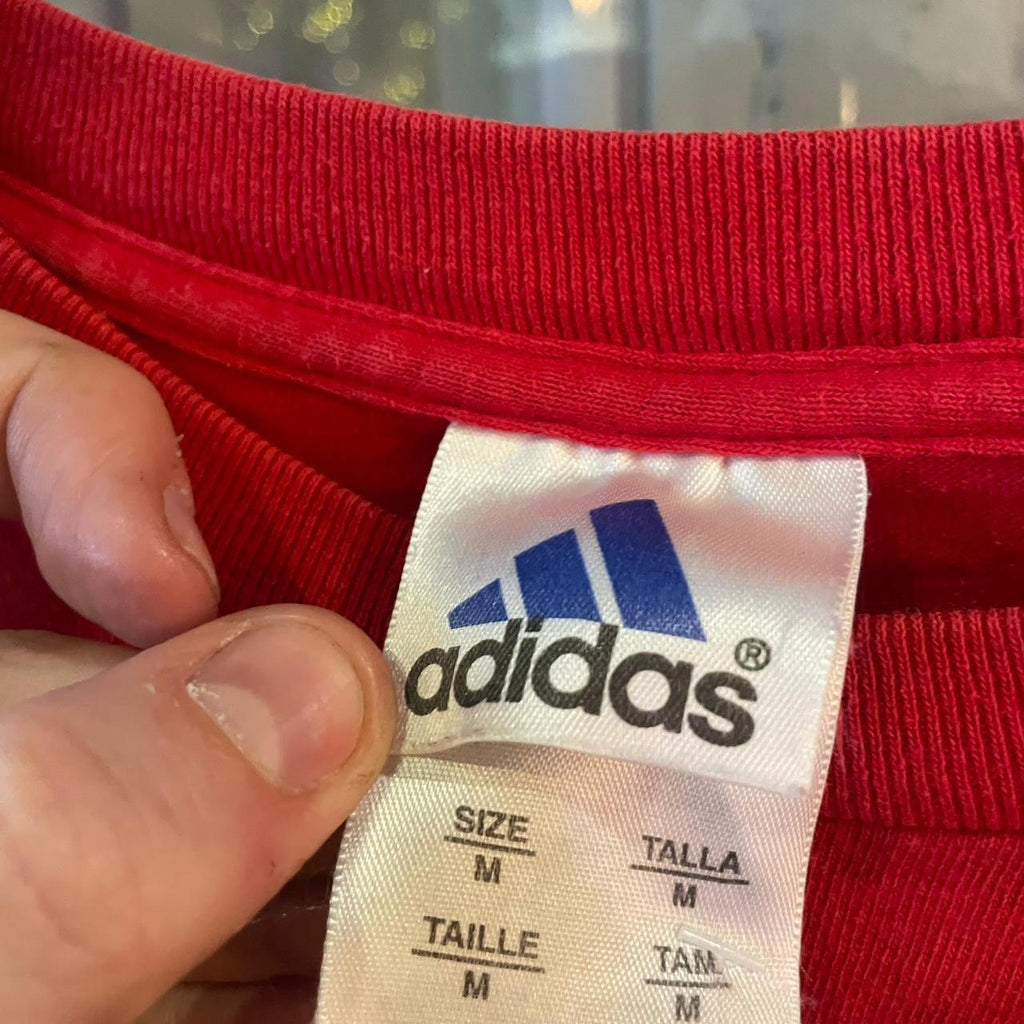0225D97P - Vintage Retro Essential Red Adidas Graphic Print Top Tee T-shirt #90s #graphic #top #essential #adidas