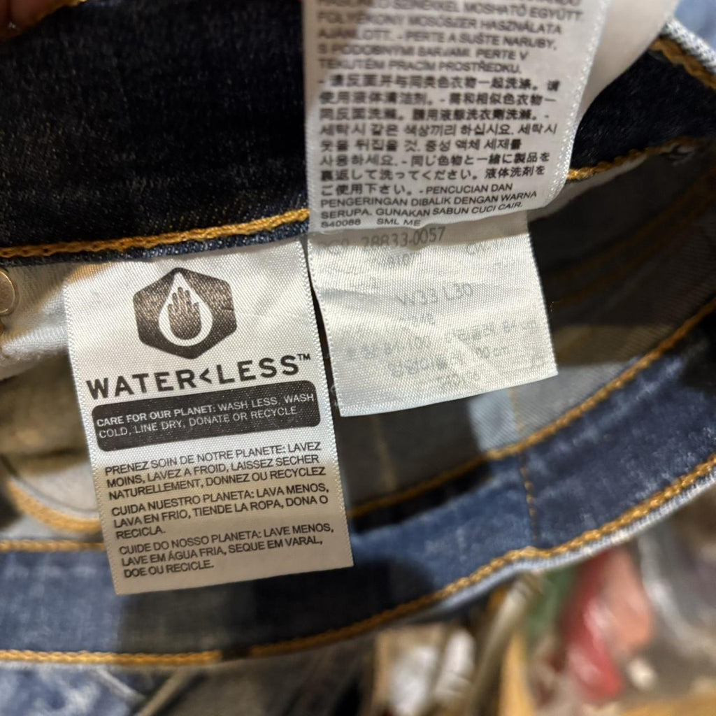 0325F37F - Vintage retro essential Levi’s 512 Light Blue Wash Denim Jenas Trousers pants  #denim #fit #levis #levis512 #slimfit