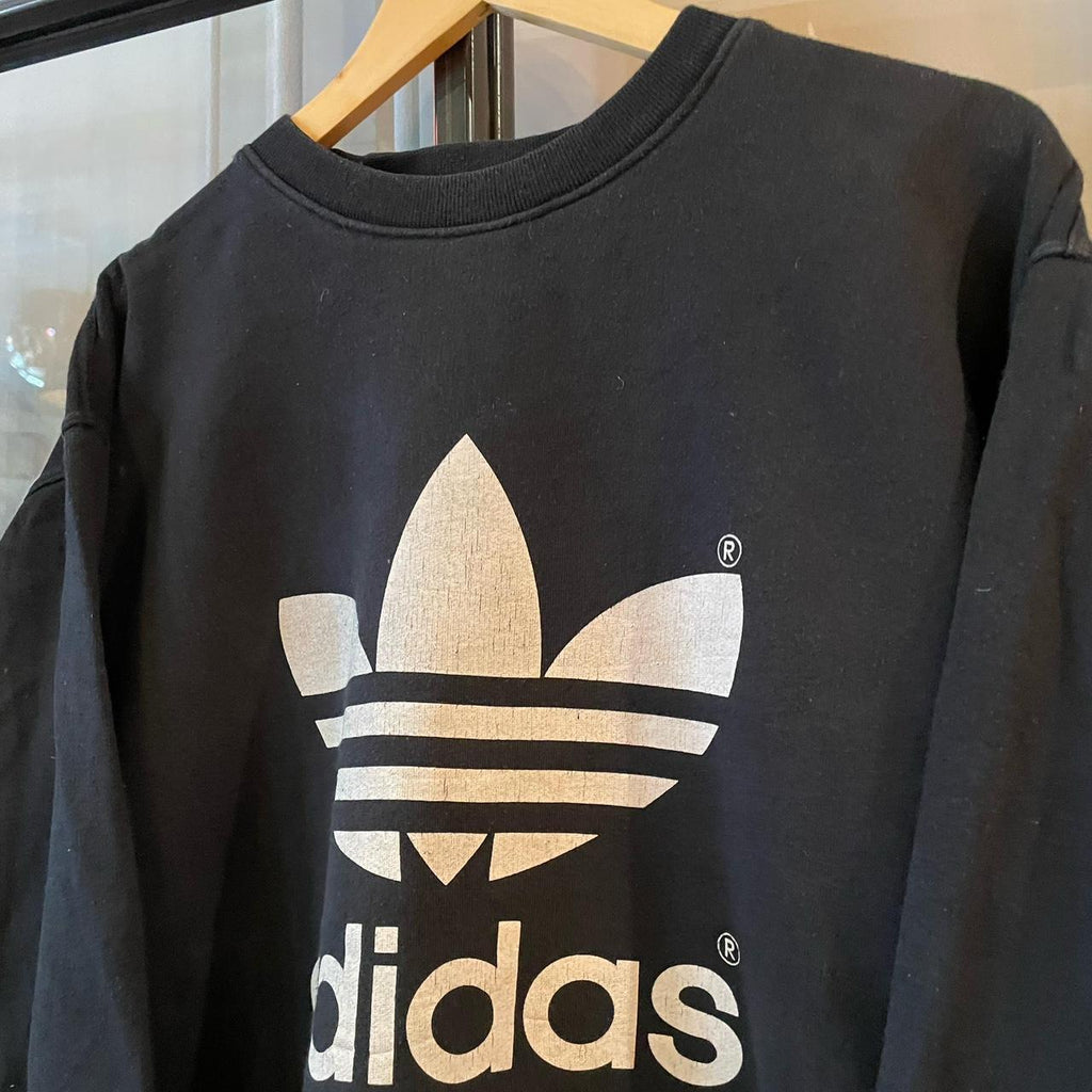 SWT547BR - Vintage Retro Essential Black Adidas Crewneck Jumper Sweatshirt with centre print logo #90s #sportswear #essential #y2k #adidas