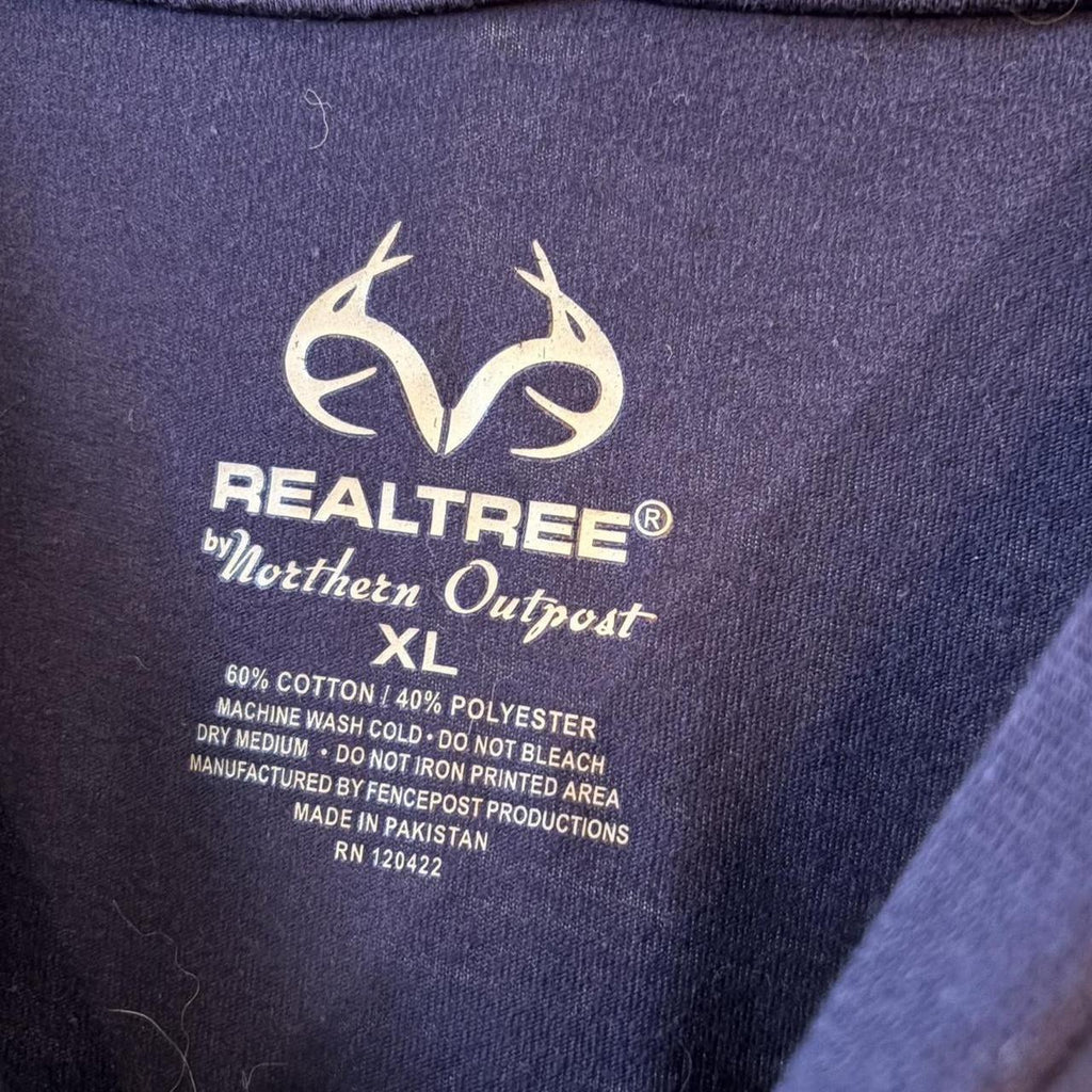 0325H95F - Vintage Retro Essential Navy Realtree Longsleeve Graphic Print Top Tee T-shirt #90s #graphic #top #essential #basic