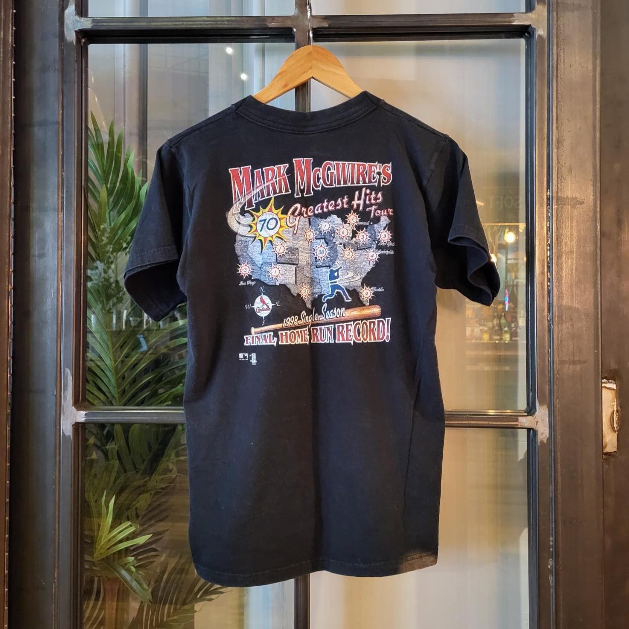 TEE820 - Vintage Retro essential adult mens MLB Baseball Legend Mark McGwire MLB Cardinals Greatest Hits 1998 Single Season Final Home Run Record! Tour Black graphic print Top T-Shirt Tee Wide Boxy Cropped Fit 90s y2k style