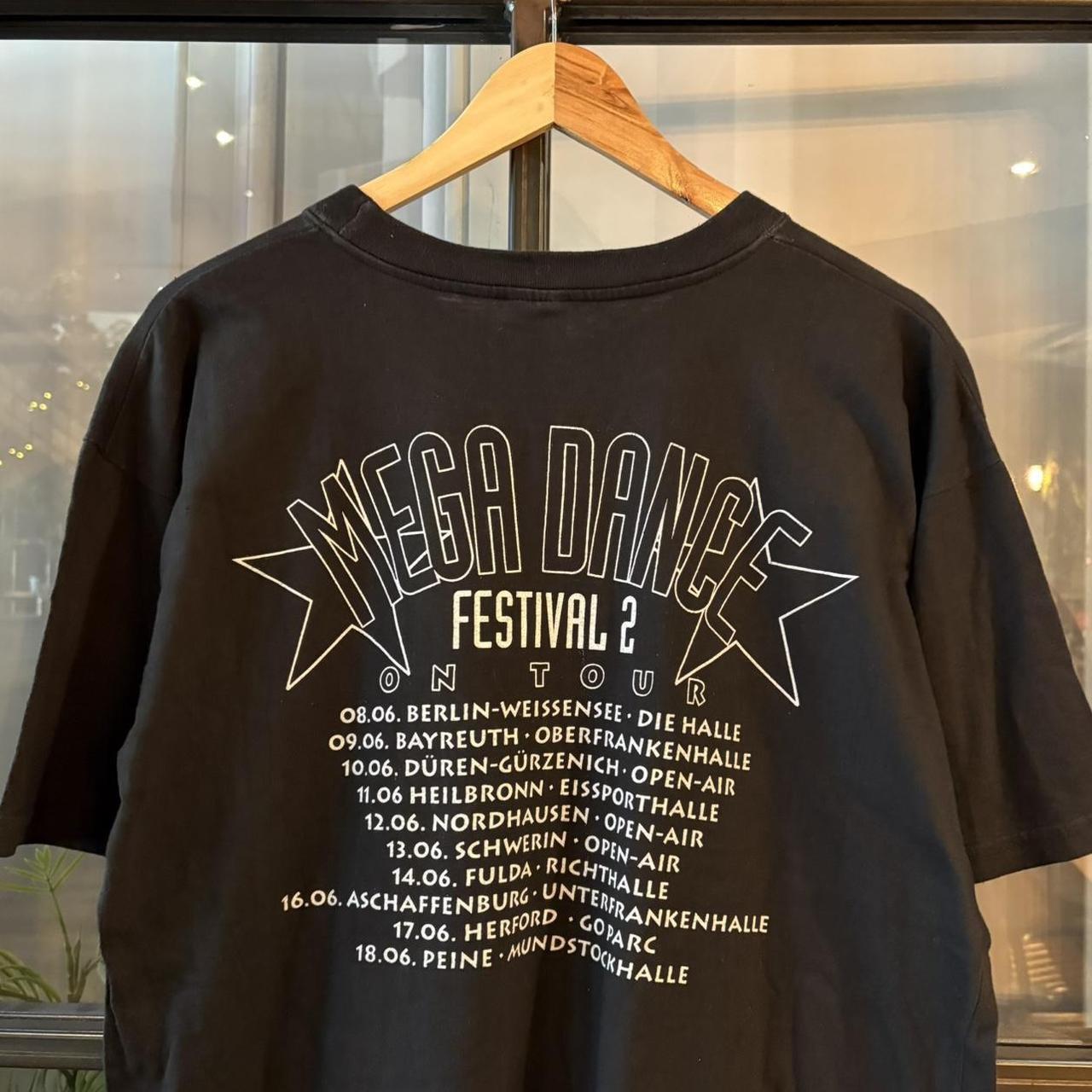 CP05CLF - Vintage Retro Essential Mega Dance Festival 2 on tour Dr. Alban Black music concert Graphic Print Single Stitch Top Tee T-shirt #90s #singlestitch #music #tour #festival