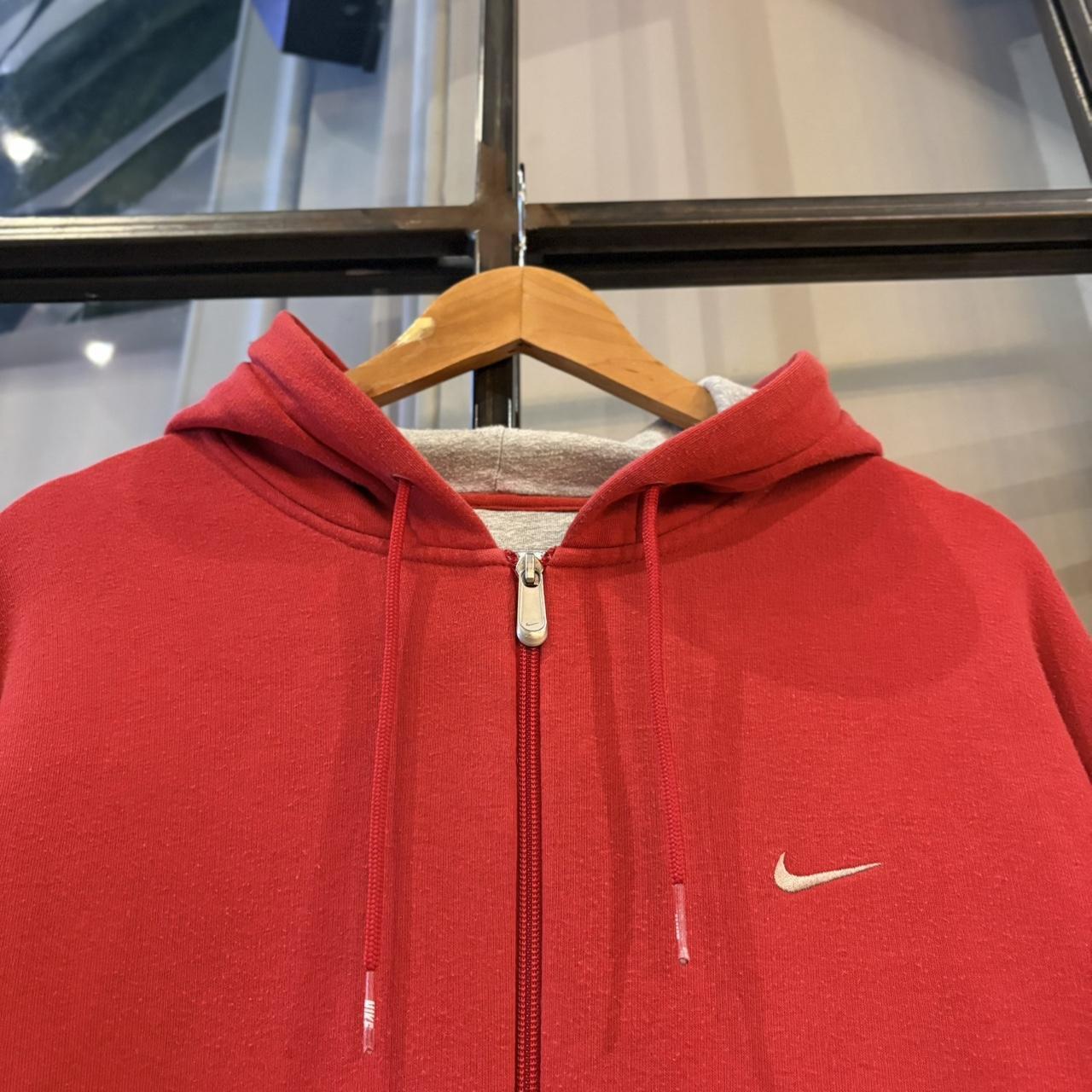 MA0109DT-F - Vintage Retro Essential Red Nike Full Zip Sweatshirt Hoodie with embroidered swoosh logo #90s #sportswear #essential #nike #y2k