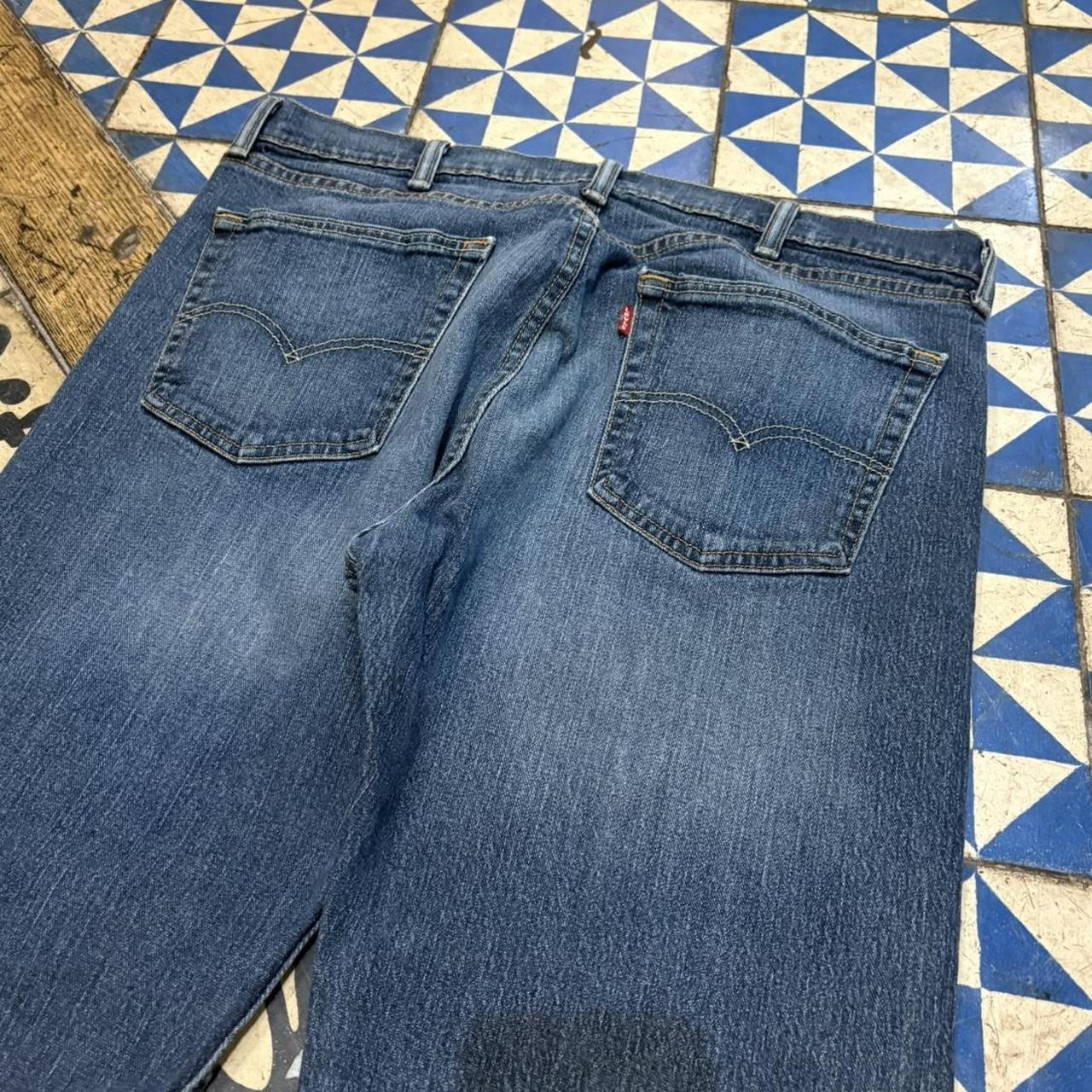 TRW520P - Vintage retro essential Levi’s Mid Blue Wash Denim Jeans Trousers pants #denim #straightleg #levis #jeans