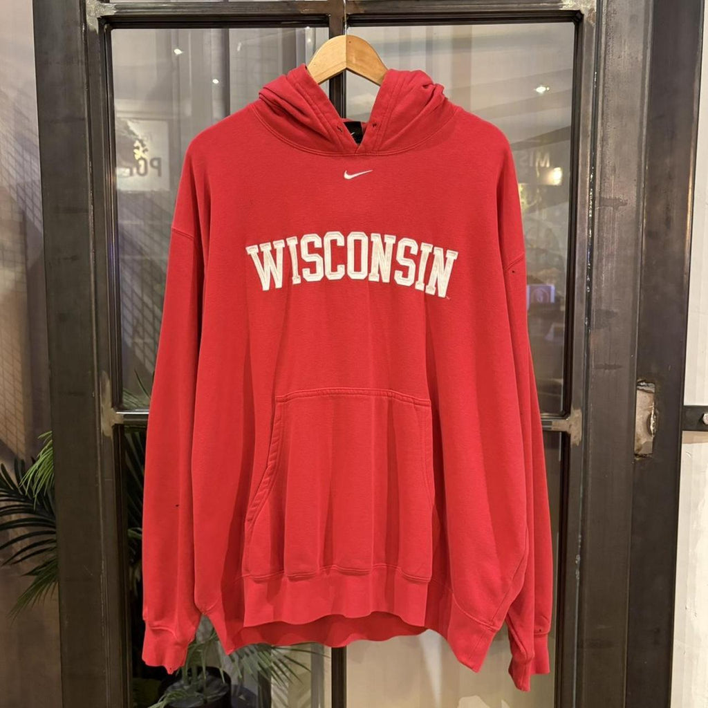 Vintage Retro Essential Red Nike Wisconsin Sweatshirt Hoodie with embroidered centre swoosh logo #90s #sportswear #nike #wisconsin #y2k