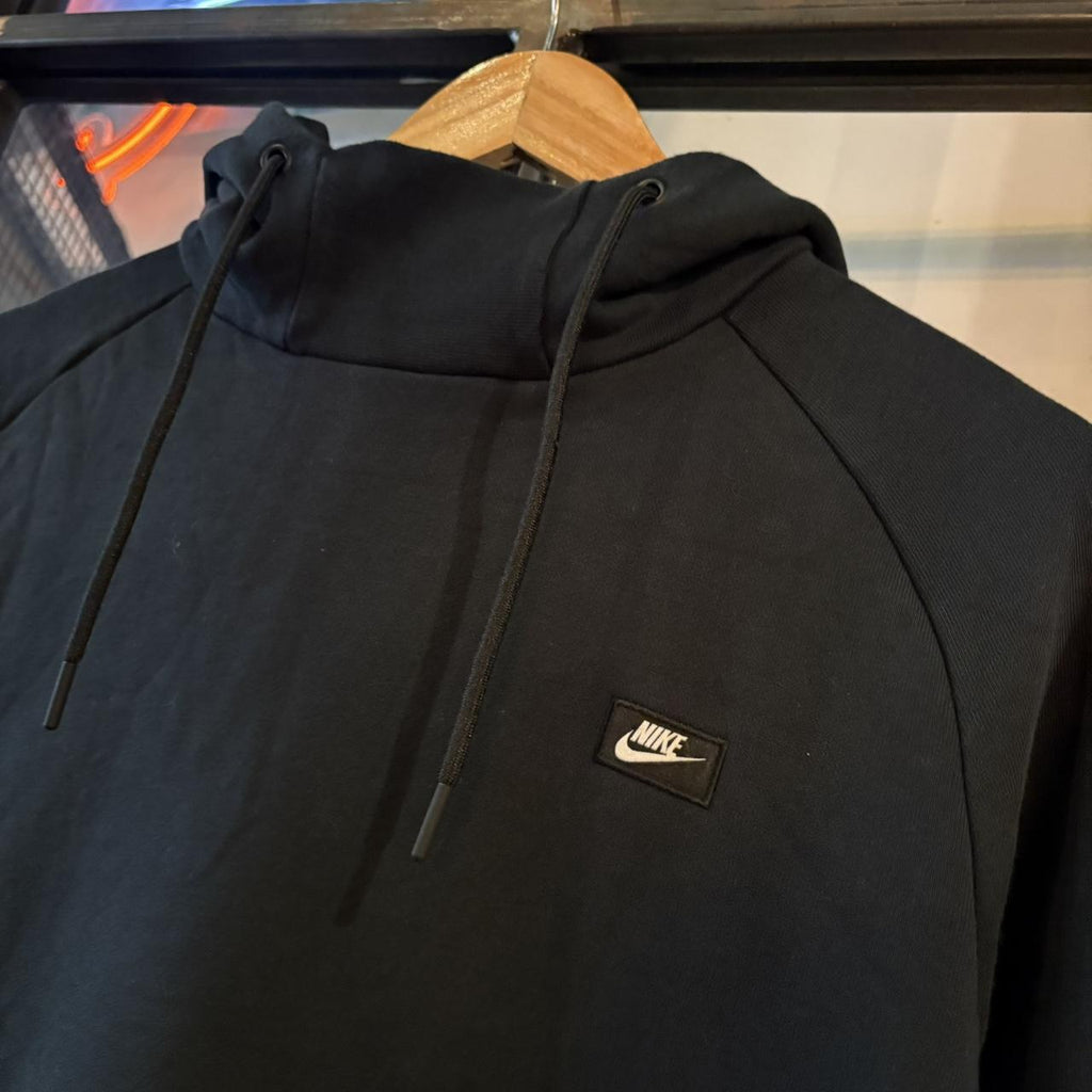 SWT682F - Vintage Retro Essential Black Nike Sweatshirt Hoodie with embroidered logo #90s #sportswear #essential #nike #y2k