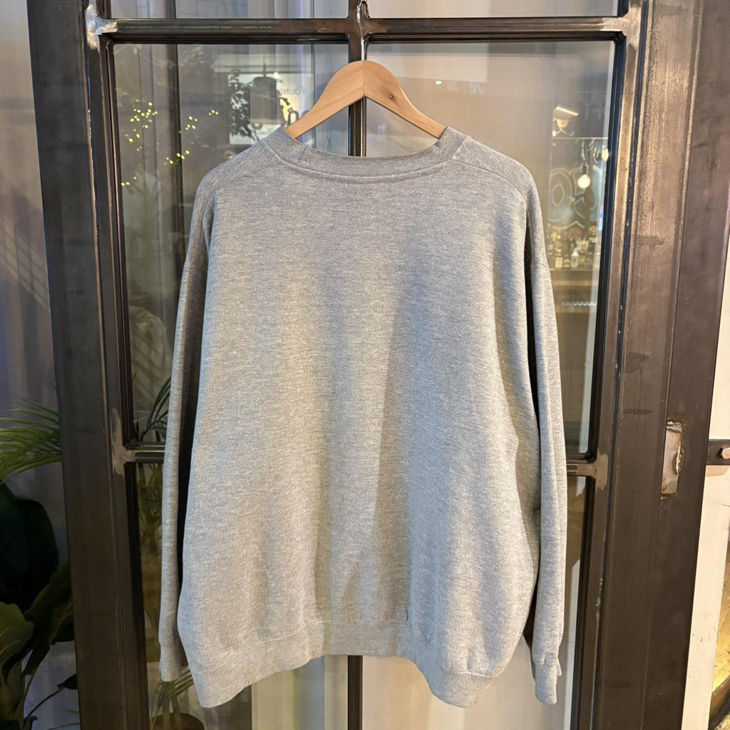 1224C23 - Vintage Retro Essential NFL Grey Crewneck Jumper with Green Bay Packers Centre Embroidered Felt Logo #nfl #greenbaypackers #casual #sportswear