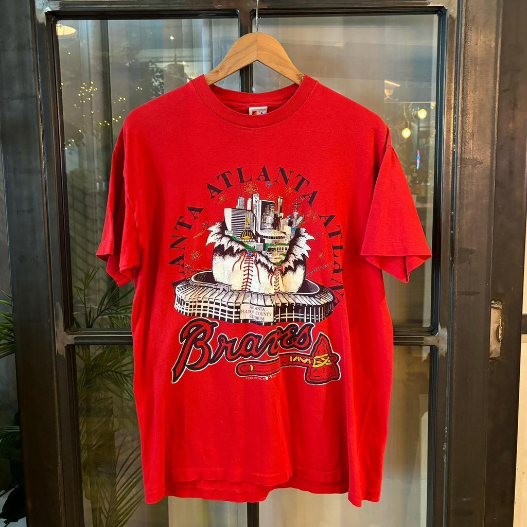 0325I90UP1 - Vintage Retro Essential Red 1992 MLB Atlanta Braves Single Stitch Graphic Print Top Tee T-shirt #90s #graphic #mlb #baseball #atlantabraves
