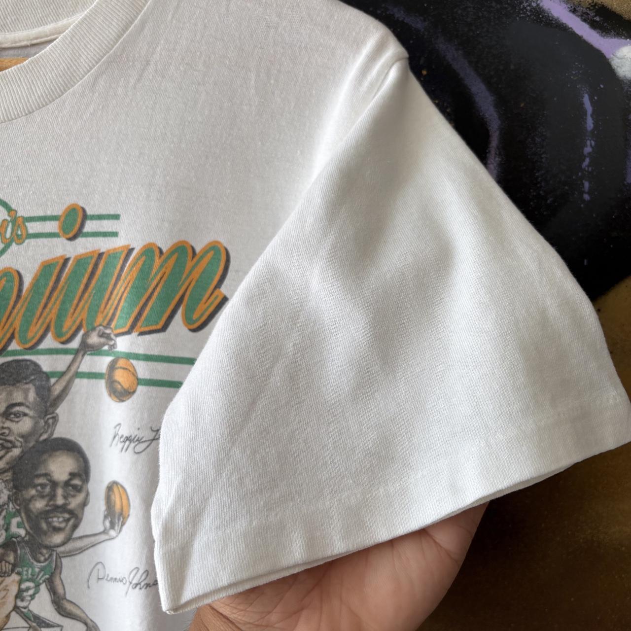 Vintage Boston Celtics T shirt Mens Medium NBA Salem Graphic Print Top 80s Single Stitch