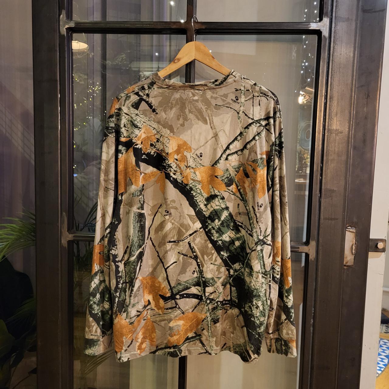 RTT214 - Vintage Retro essential RealTree Camouflage Khaki Green Brown Field Hunting graphic print Top Longsleeve T-Shirt Tee #realtree #y2k #utility #camo #hunting