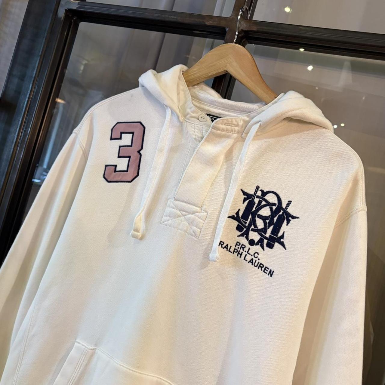 0425A54F - Vintage Retro Essential White Polo Ralph Lauren Sweatshirt Hoodie with embroidered logo #90s #sportswear #preppy #poloralphlauren #oldmoney