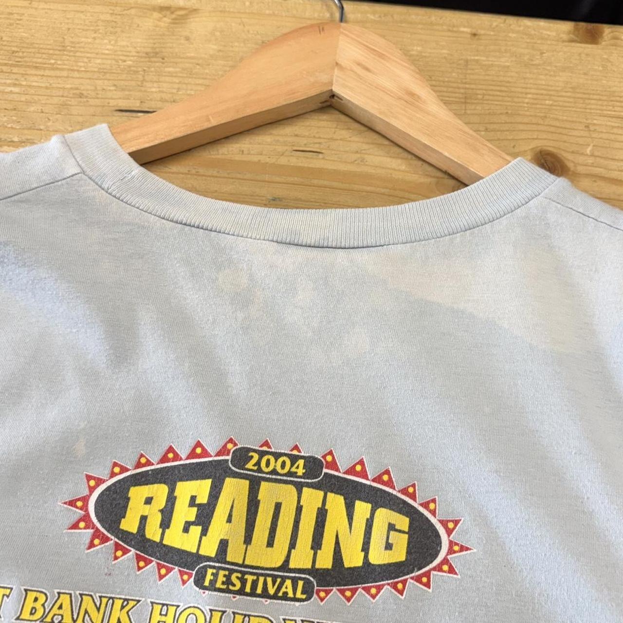 VIN1303M-U - Vintage Retro Essential Reading 2004 Music Concert Festival The Darkness, The White Stripes, Green Day, 50 Cent, Franz Ferdinand, The Streets, Baby Blue Graphic Print Top Tee T-shirt #y2k #50cent #greenday #thestreets