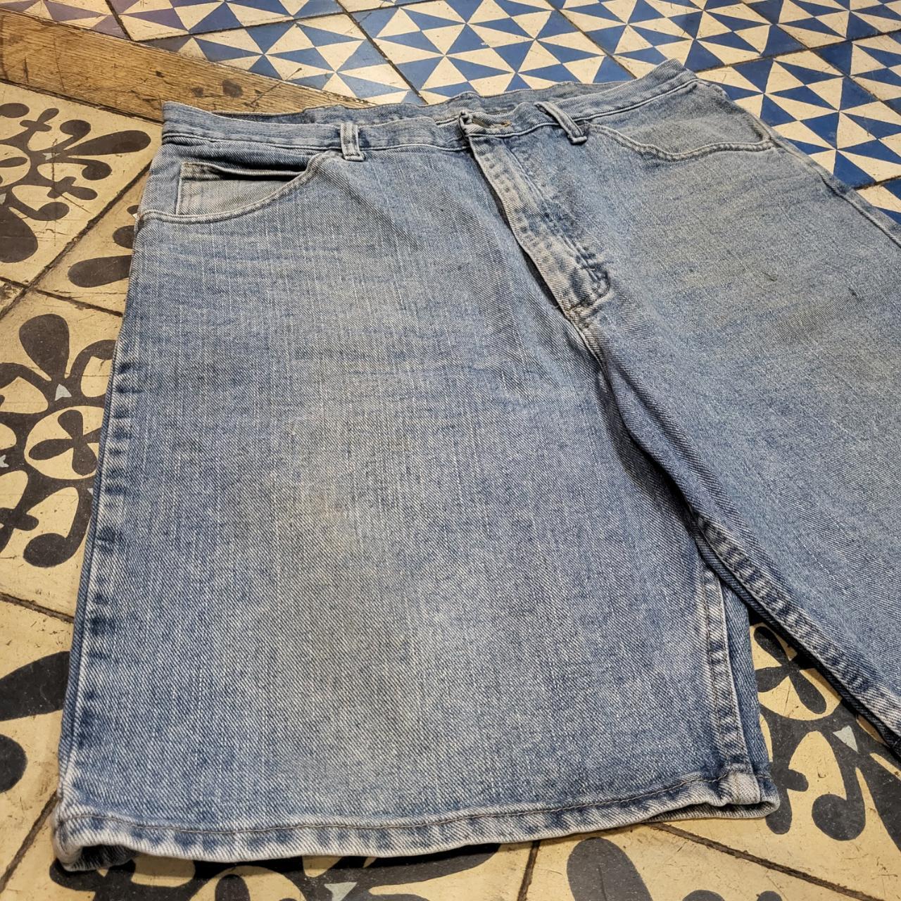 JRT302 - Vintage Retro Wrangler Denim Oversized Baggy Shorts Jorts with detailed embroidered Logo graphic carpenter workwear Old School Hip Hop skate grunge faded 90s Y2K style