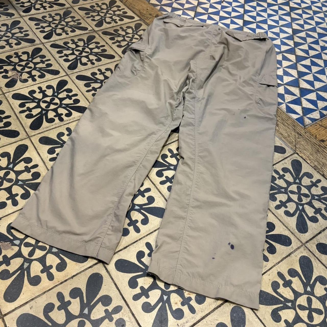 TRW444F-P - Vintage retro essential Beige The North Face Hiking Trail Climbing Parachute Bottoms Trousers pants with Zip off Legs convertible Shorts #trail #y2k #hike #gorpcore #tnf