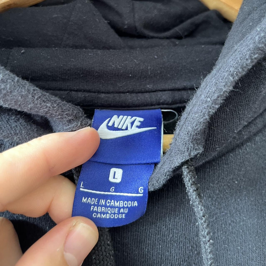 Nike Essential Small Embroidered Logo Hoodie