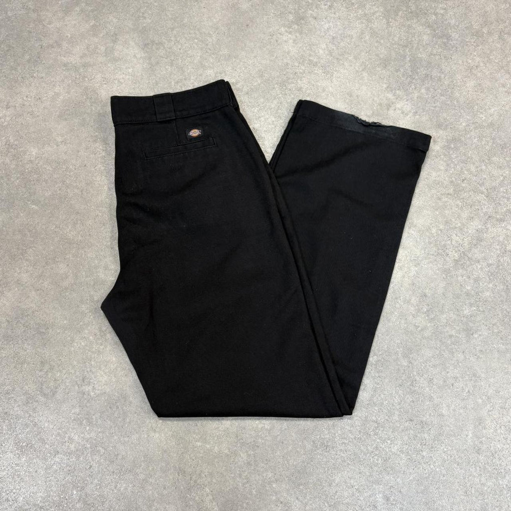 BR1912AAI-U - Vintage retro essential Black Dickies 774  Straight Leg Trousers pants casual workwear #skater #utility #workwear #straightleg #dickies