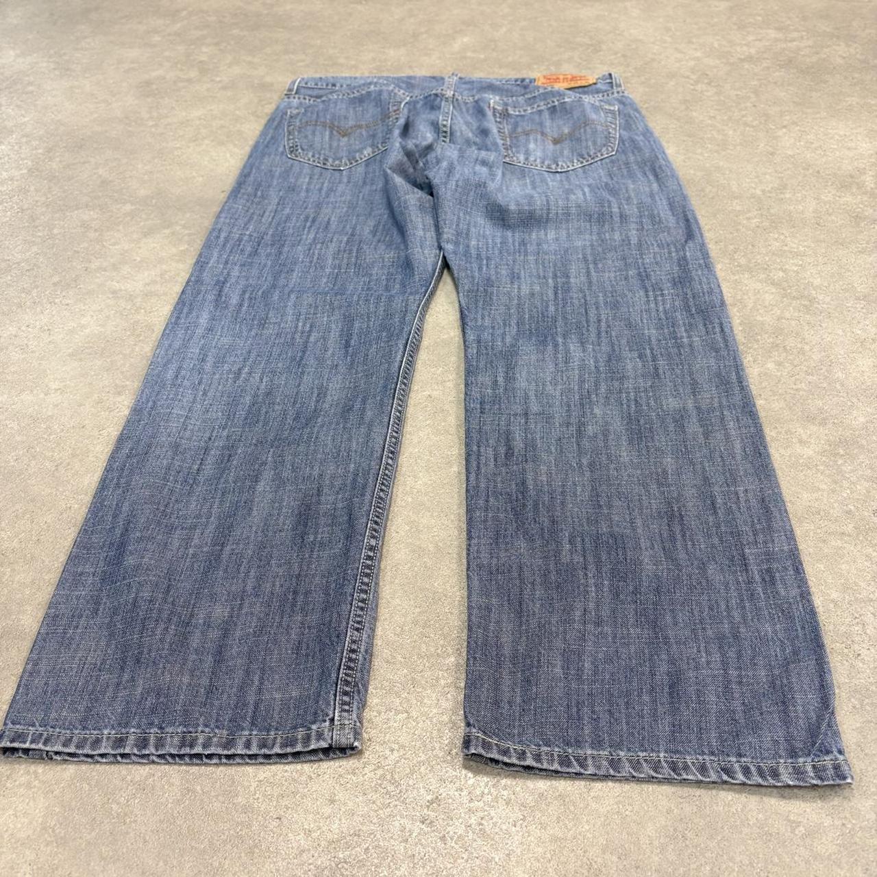 BR1912AIY-U - Vintage retro essential  Levi’s 569 Loose Straight Leg Mid Blue Wash Denim Jeans Trousers pants #denim #levis #levis569 #jeans #loosefit