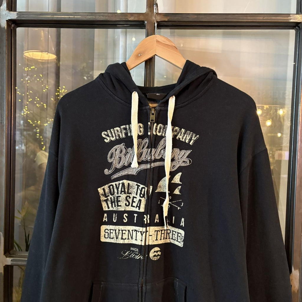 SWT586F-P - Vintage Retro Essential Navy Billabong Full Zip Up Sweatshirt Hoodie with big spellout embroidered patch logo #90s #skater #surfing #billabong #y2k