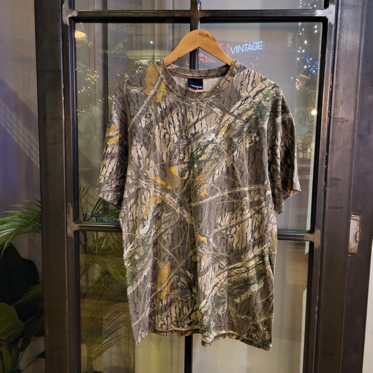 RTT161 - Vintage Retro essential RealTree Camouflage Khaki Green Brown Field Hunting graphic print Top T-Shirt Tee #realtree #utility #y2k #camo #hunting