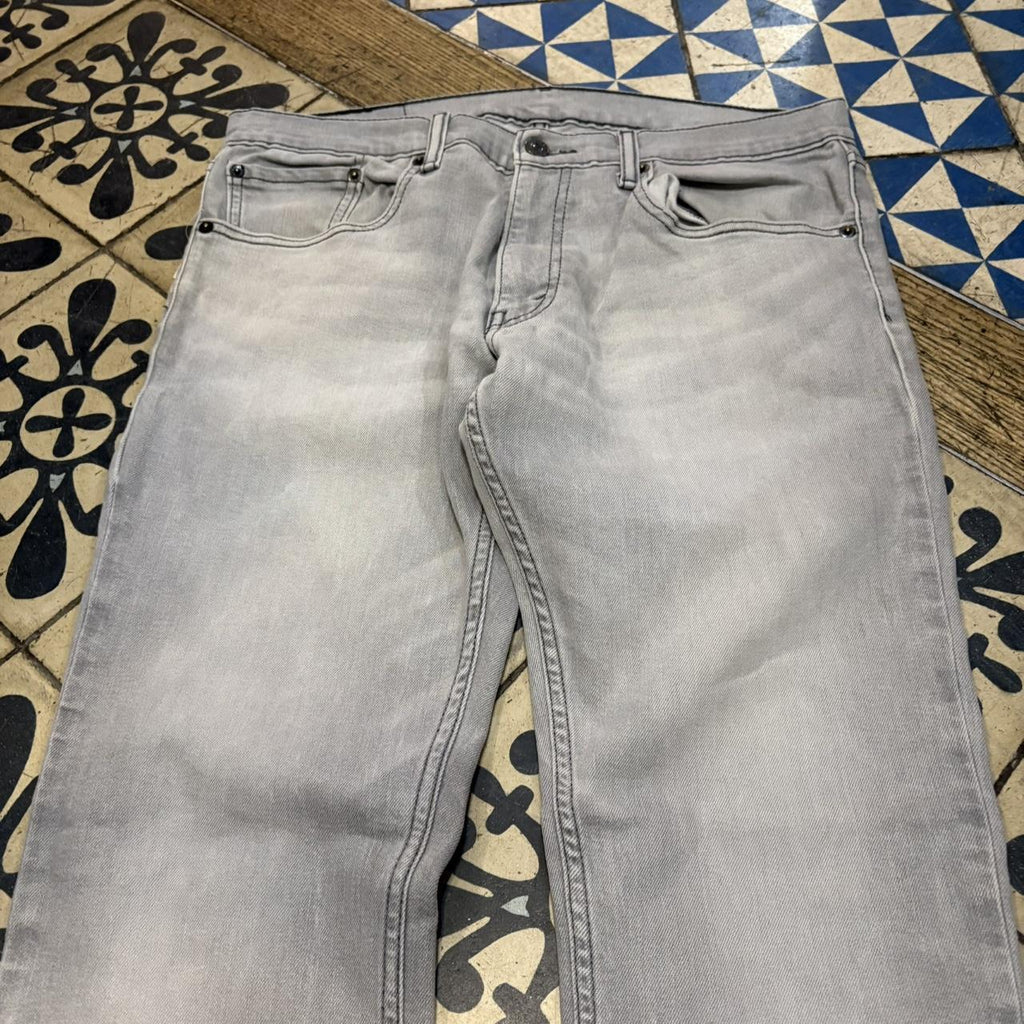 BR1209NO-F - Vintage retro essential  Levi’s Straight Leg Light Grey Wash Denim Jeans Trousers pants #denim #levis #jeans #skater