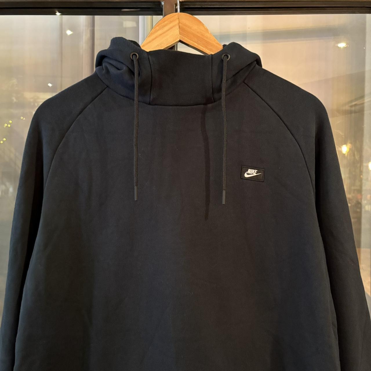 SWT682F - Vintage Retro Essential Black Nike Sweatshirt Hoodie with embroidered logo #90s #sportswear #essential #nike #y2k