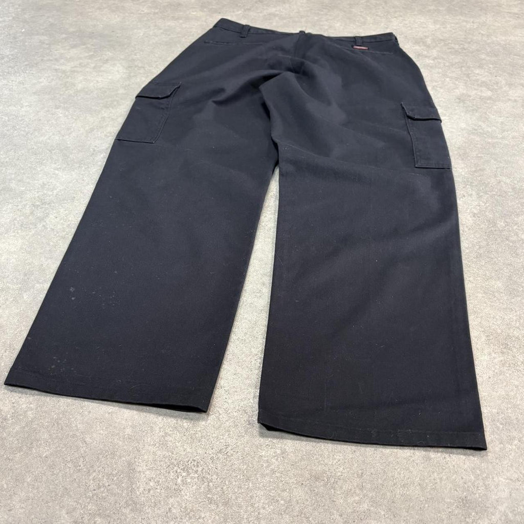 BR1912AAM-U - Vintage retro essential Black Dickies Straight Leg Cargo Trousers pants casual workwear #skater #utility #cargo #straightleg #dickies