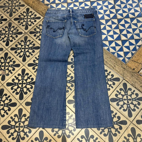 0325C99UF - Vintage retro essential Diesel RYOTH Bootcut Blue Wash Denim Jeans Trousers pants with embroidered back pocket detailing #denim #bootcut #diesel #y2k #embroidered