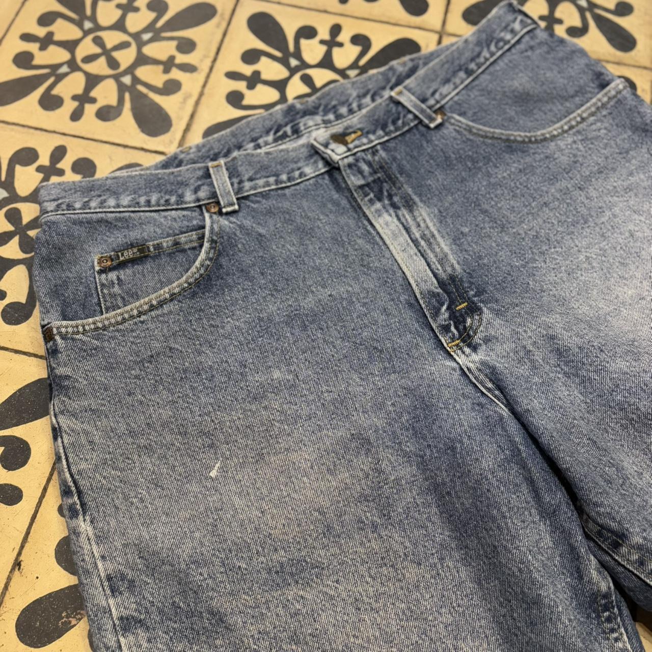 JRT440P - American Vintage Retro Essential Lee Blue Wash Denim Shorts Jorts with detailed patch Logo hip hop baggy wide leg 90s 00s y2k grunge streetwear style workwear #hiphop #90s #jorts #skater #lee