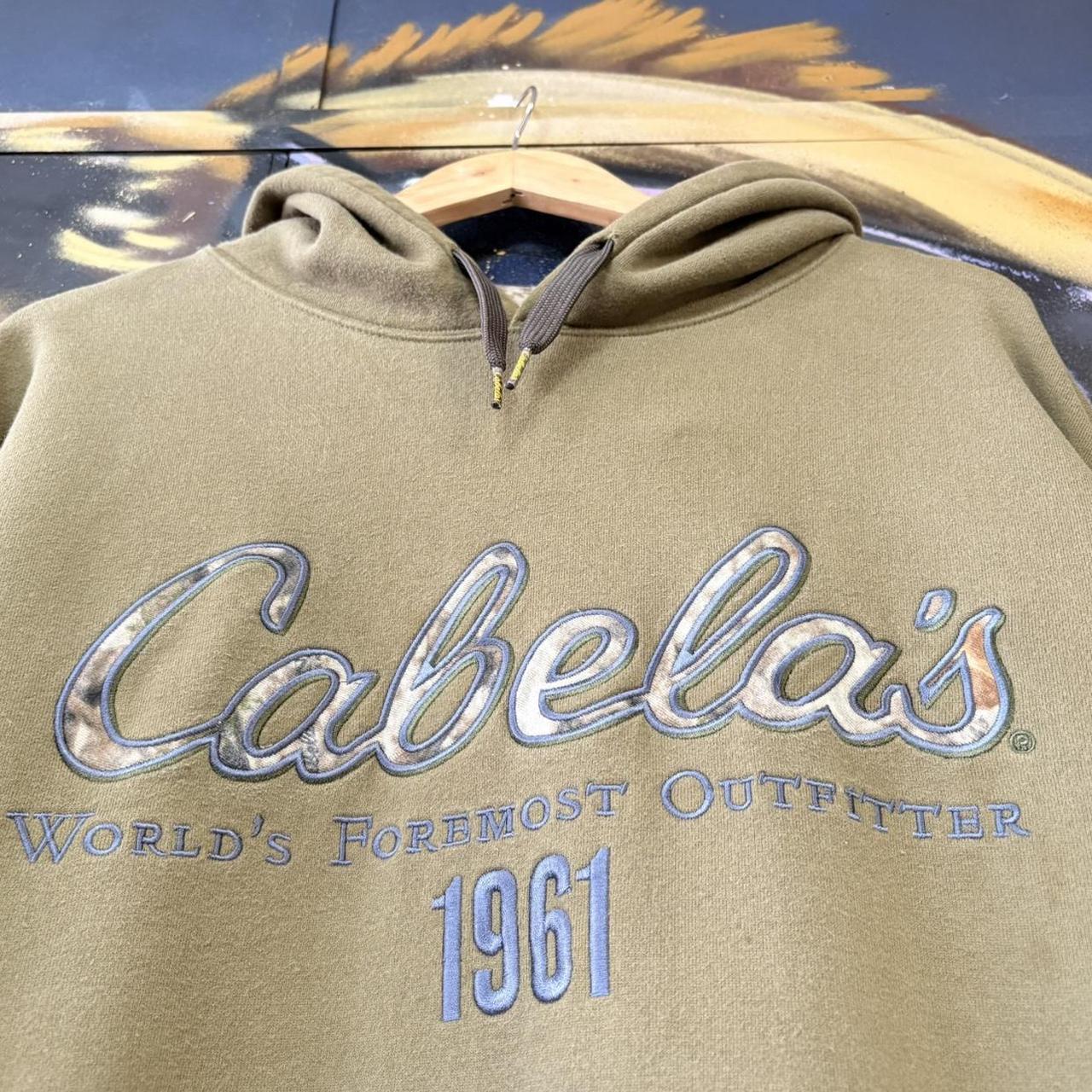 BR2701GX-U - Vintage Retro Essential Cabela’s Green Sweatshirt Hoodie with embroidered spell out logo #90s #sportswear #essential #cabelas #y2k