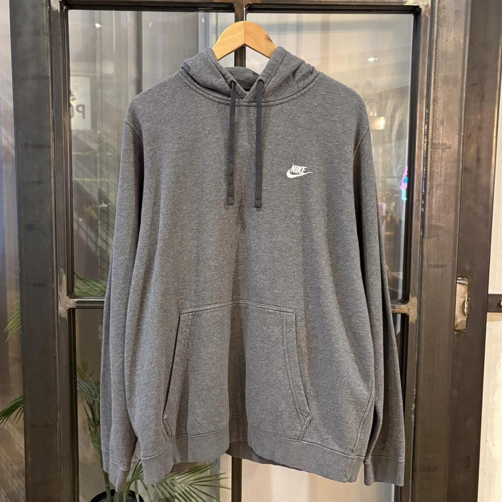MA0202AC-P - Vintage Retro Essential Grey Nike Sweatshirt Hoodie with embroidered swoosh logo #90s #sportswear #essential #nike #y2k