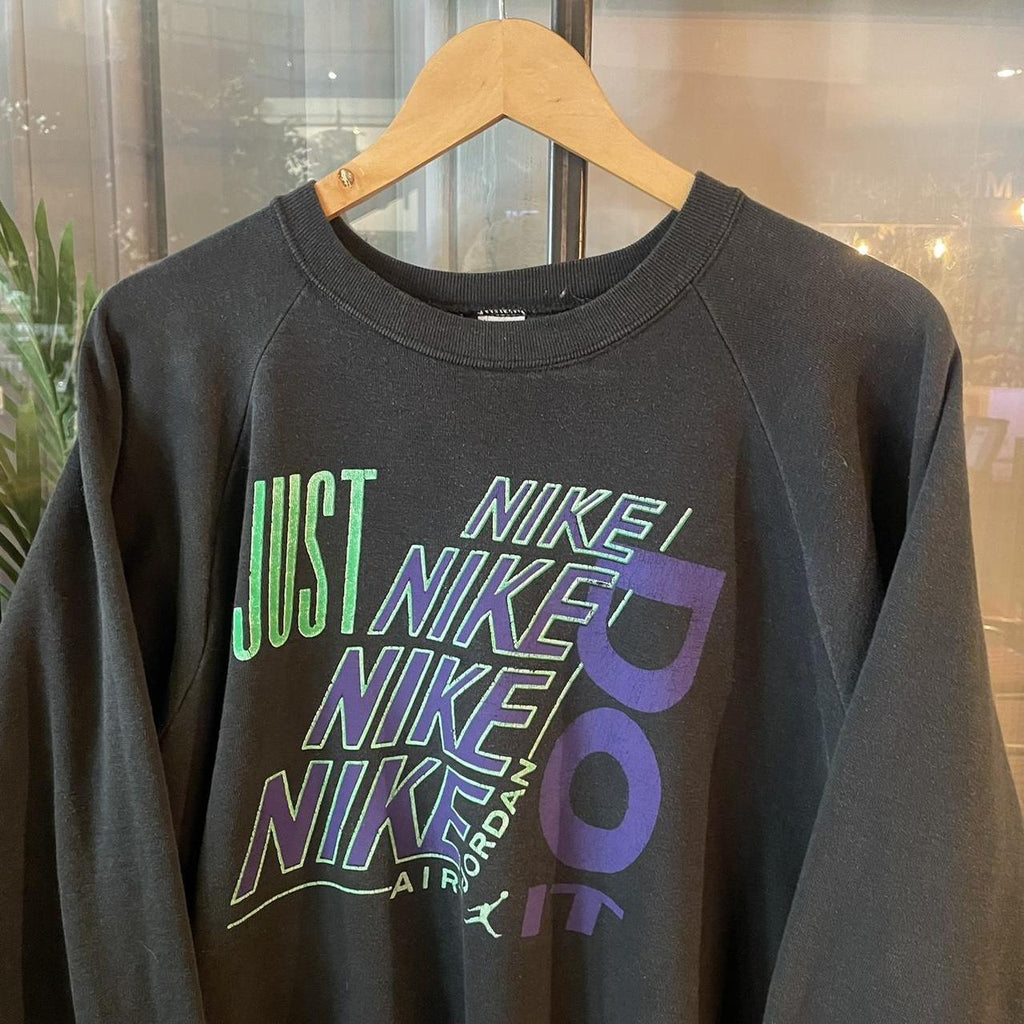 SWT044 - Vintage black 90s just do it black sweatshirt