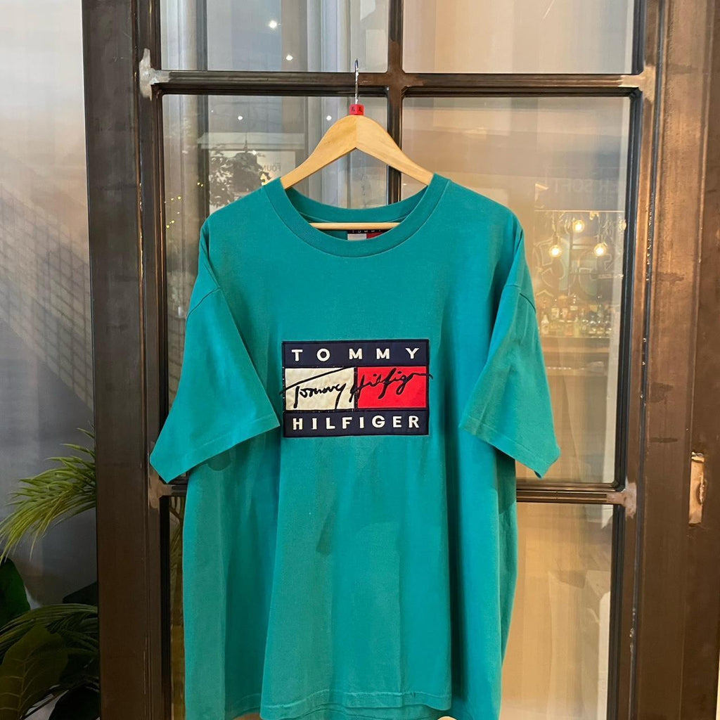 1224F87P - Vintage Retro Essential Teak Tommy Hilfiger Patch Embroidered Logo Single Stitch Top Tee T-shirt #90s #patchlogo #top #essential #tommy