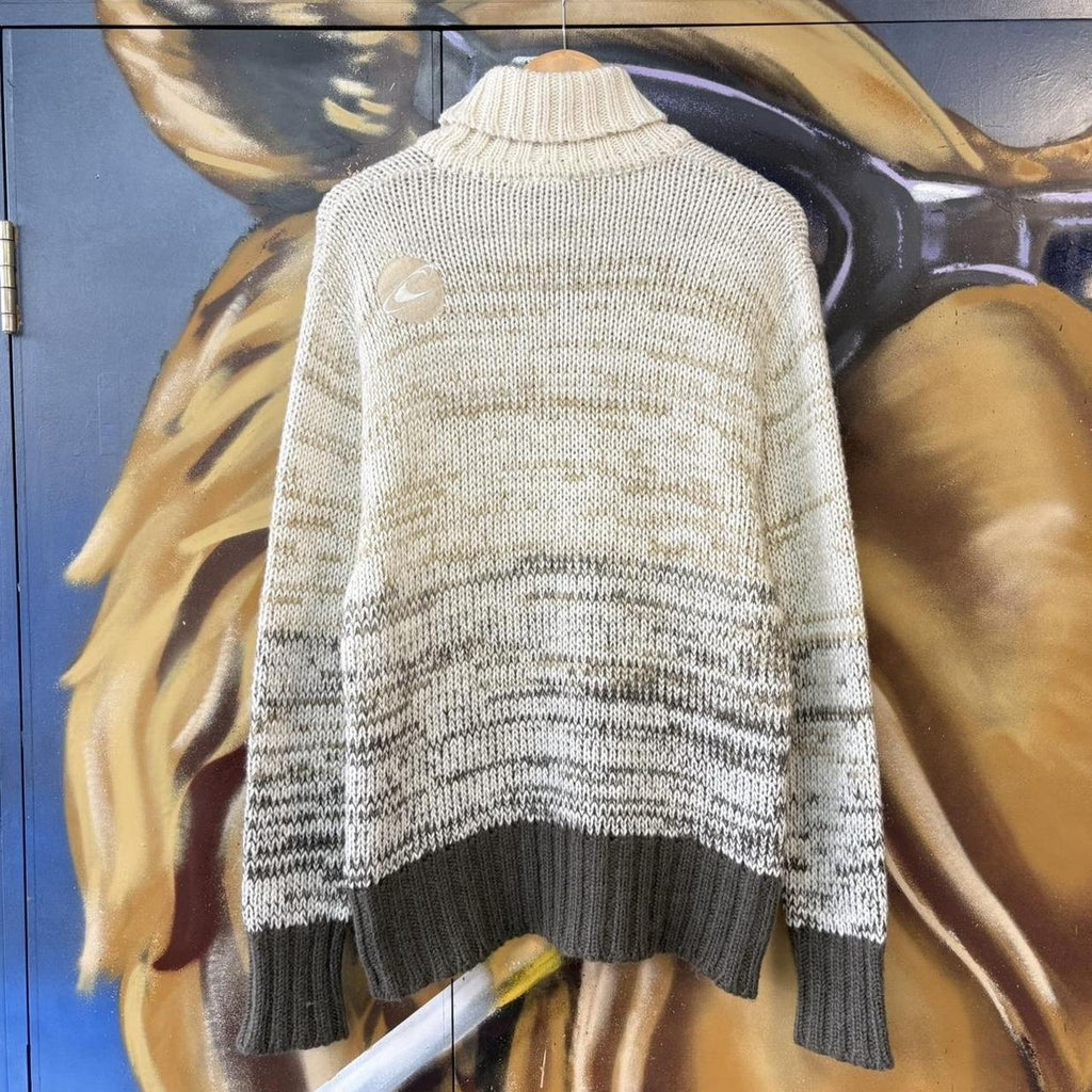 MES1102EH-U - Vintage Retro Essential Cream and Brown O'Neill surfer roll / mock neck sweatshirt crewneck knit Jumper #oneill #knitjumper #90s #surfer #skater