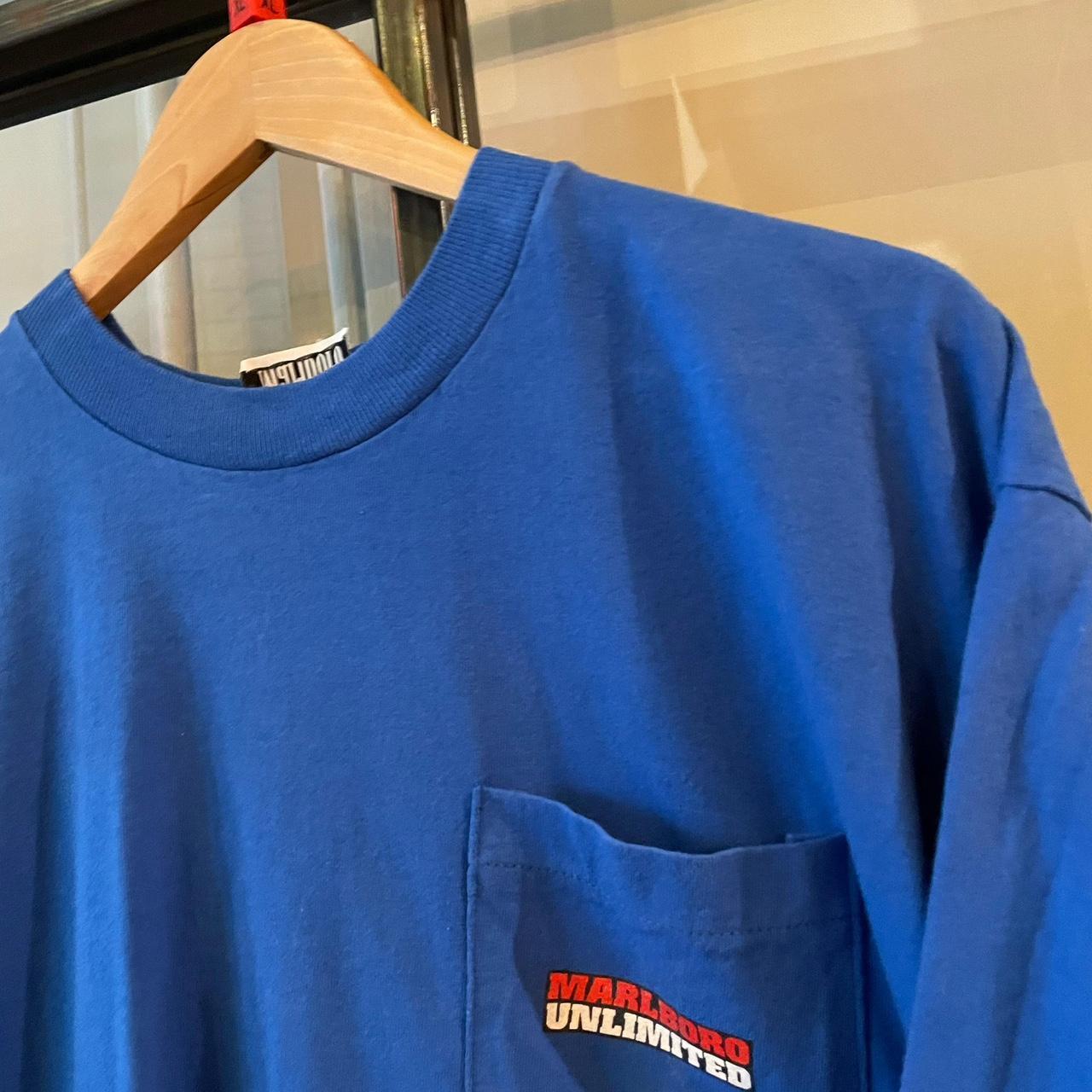 1224F74P - Vintage Retro Essential Blue Marlboro Unlimited Howling Wolf Moon Graphic Print Top Tee T-shirt #90s #marlborocigarettes #top #essential #marlboro