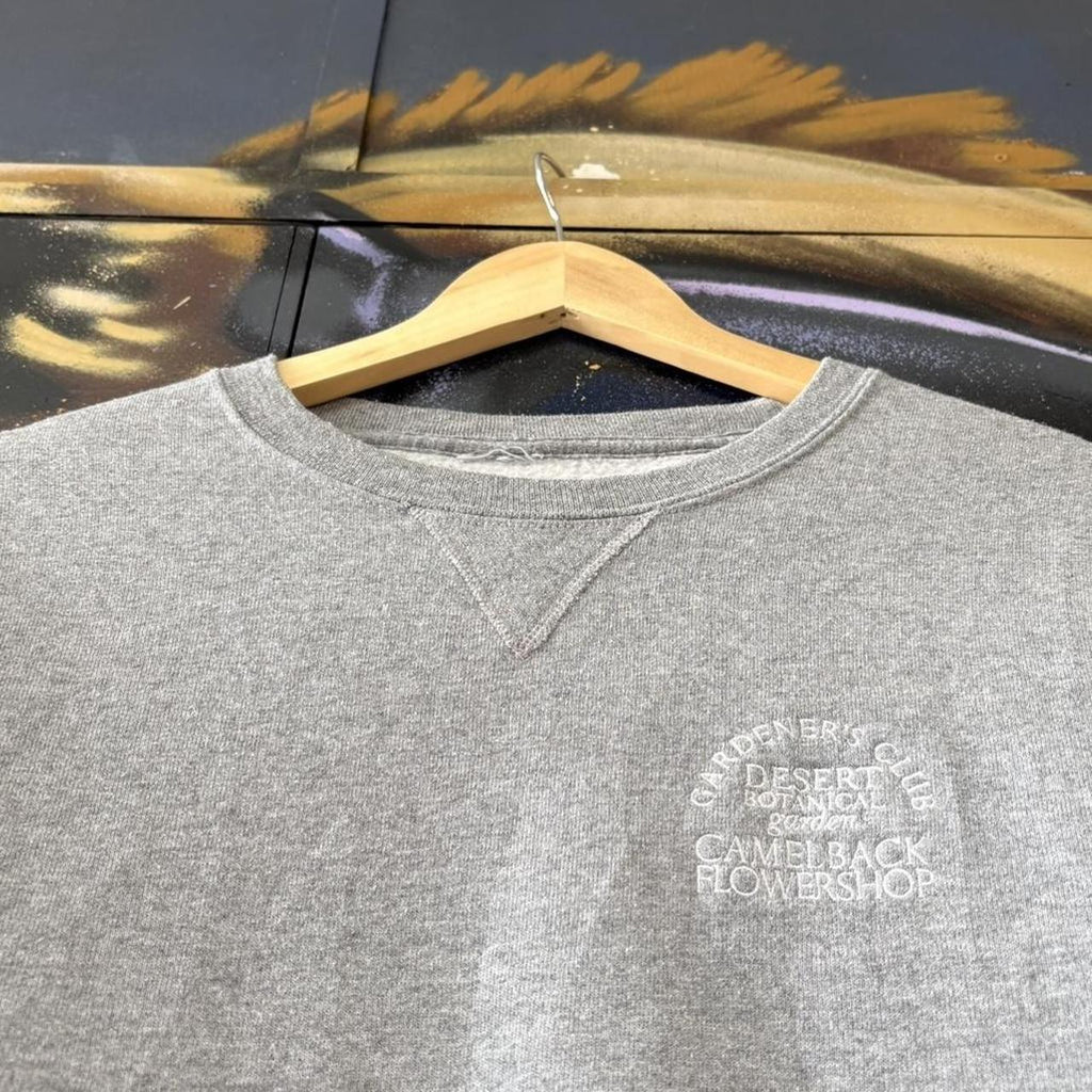 Vintage Russell Athletic Sweatshirt Top Mens Medium Grey Made In USA Crewneck Jumper Pullover Streetwear Skate Surf Skater 90s Y2K