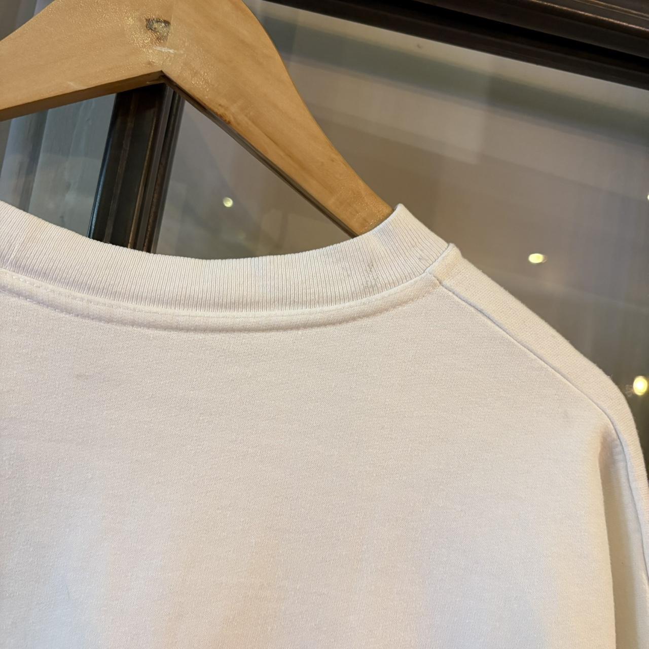 0325E61BR - Vintage Retro Essential White Hard Rock Cafe Crewneck Jumper Sweatshirt with Toronto Skydome print logo #90s #sportswear #essential #y2k #hardrock
