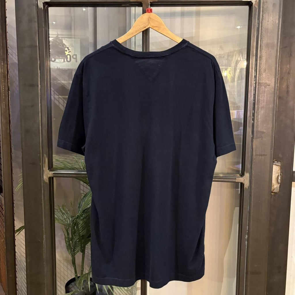 BR2409B-F - Vintage Retro Essential Navy Tommy Hilfiger Big Embroidered Centre Spell Out Logo Top Tee T-shirt #y2k #embroidered #top #essential #tommy