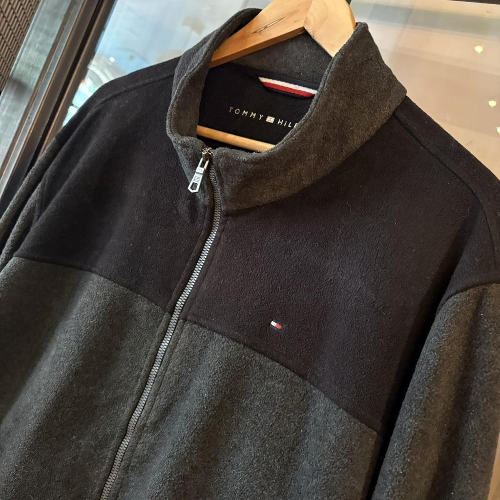 Vintage retro essential Dark Grey Tommy Hilfiger full zip up outdoor fleece jacket #pullover #outdoor #expedition #hike #tommy