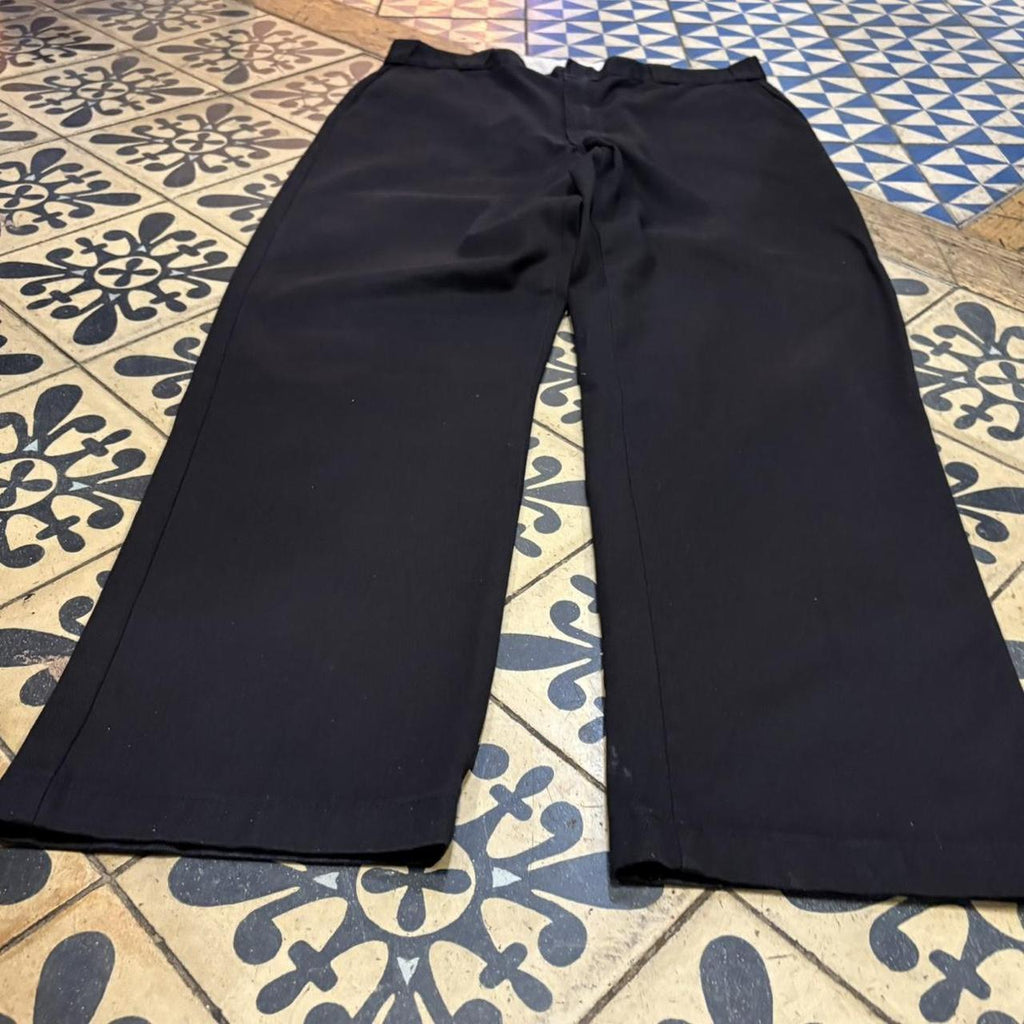 BR1011DG-F - Vintage retro essential Black Dickies Black Straight Leg Trousers pants casual workwear #skater #utility #workwear #straightleg #dickies