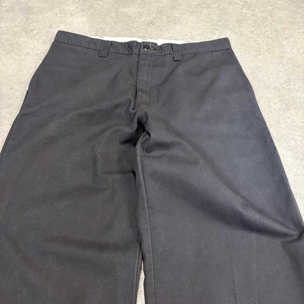 BR1912AAN-U - Vintage retro essential Black Dickies Straight Leg Trousers pants casual workwear #skater #utility #workwear #straightleg #dickies