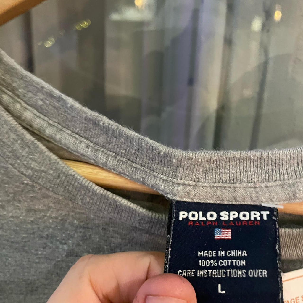 1224F89P - Vintage Retro Essential Grey Polo Sport  Print Logo Top Tee T-shirt #90s #print #top #essential #polosport