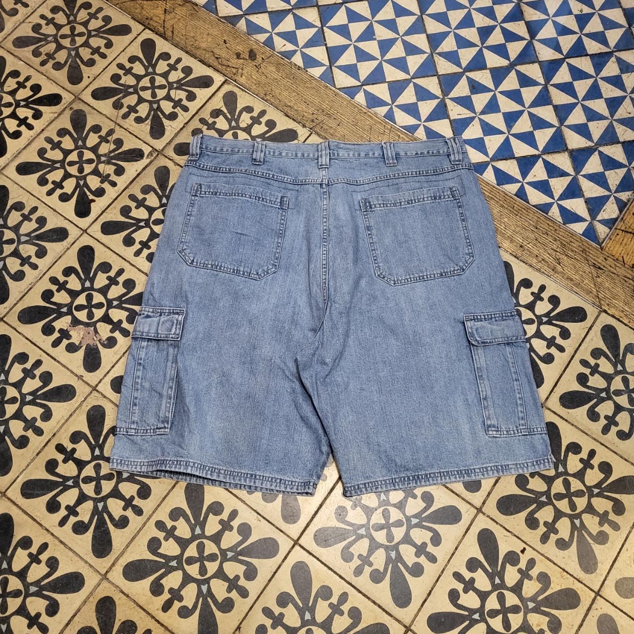 JRT1226 - Vintage Oversized Baggy Wrangler Light Blue Denim Cargo Shorts Jorts with detailed embroidered Logo carpenter workwear #hiphop #y2k #wrangler #skater #jorts