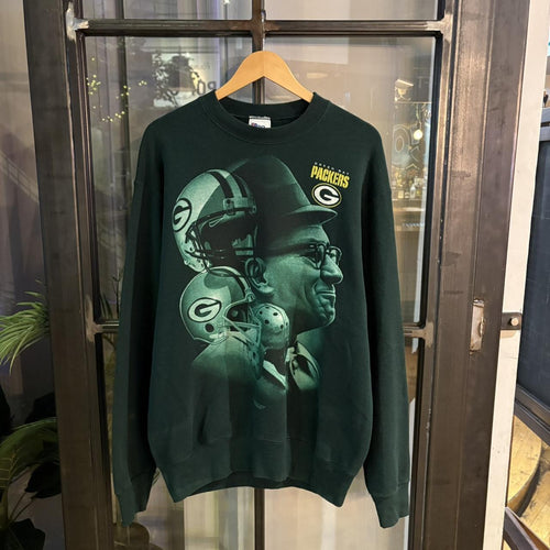 1224C45 - Vintage Retro Essential Dark Green NFL Green Bay Packers Crewneck Jumper Sweatshirt with big spellout print logo #90s #sportswear #nfl #greenbaypackers #y2k