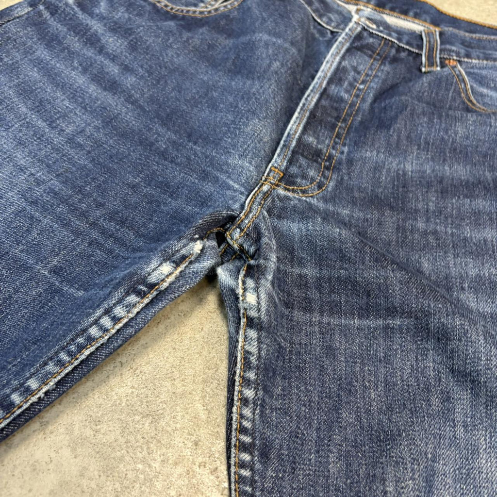 MES2705K - Vintage retro essential  Levi’s 501 Blue Wash Denim Slim Fit Jeans Trousers pants #denim #slim #levis #levis501 #jeans