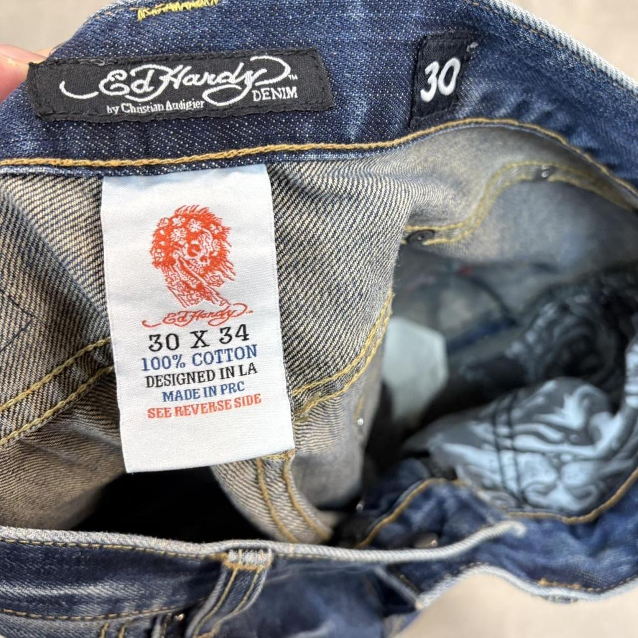 CP2504A-U - Vintage retro essential  Ed Hardy Distressed Studded Blue Wash Denim Jeans Trousers pants with embroidered jaguar and lady pocket patches #studded #embroidered #edhardy #jeans #y2k